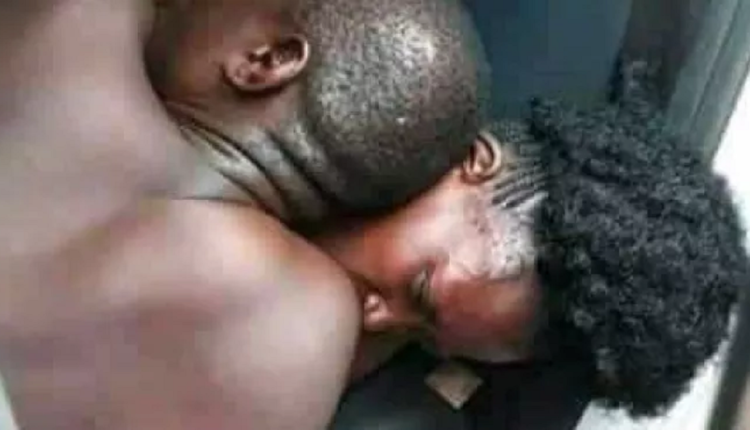 En plein ébat s3xuel