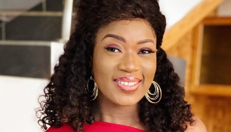 la journaliste Konnie Touré annonce subtilement son mariage