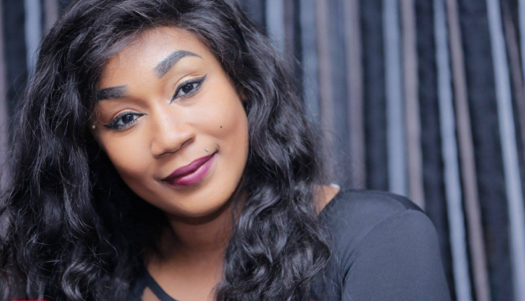 Emma Lohoues @ Black friday