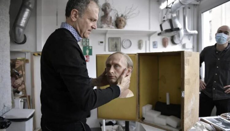 Guerre en Ukraine la statue de Vladimir Poutine retirée du musée Grévin Crédit JULIEN DE ROSA VIA AFP