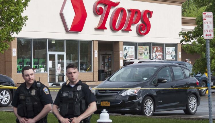 États-Unis un jeune de 18 ans tire à balle réelle sur 10 personnes dans un quartier noir de Buffalo