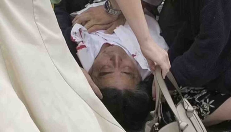 Japon : criblé de balles en plein discours, l'ancien ministre Shinzo Abe est mort