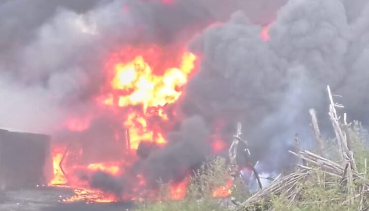 Bénin : un camion remplie d'essence frelatée prend feu en pleine agglomération
