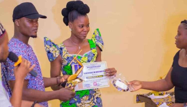 Flora Agbra distinguée Femme Agodjié