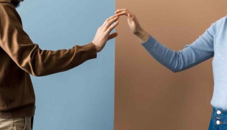 Les contraires s’attirent