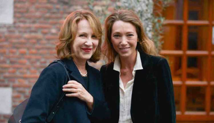 Laura Smet bouleversée par la mort de sa mère, Nathalie Baye