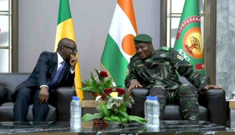 Les Présidents Romuald WADAGNI et Abdourahamane TIANI